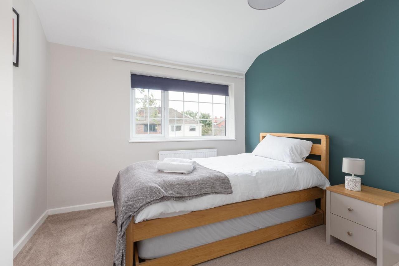 Charles Alexander Short Stay - Moorway House Poulton-le-Fylde Екстер'єр фото