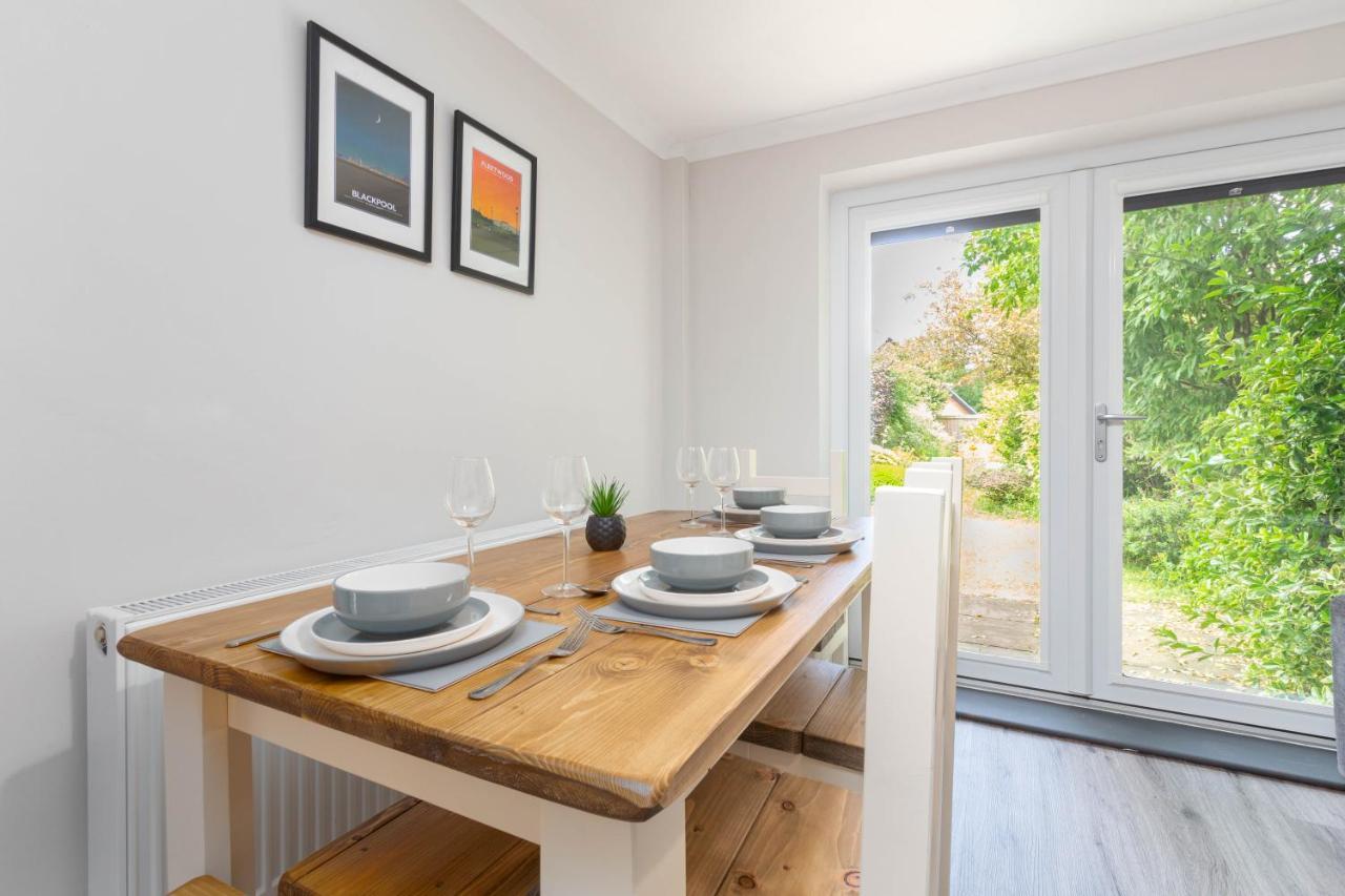 Charles Alexander Short Stay - Moorway House Poulton-le-Fylde Екстер'єр фото